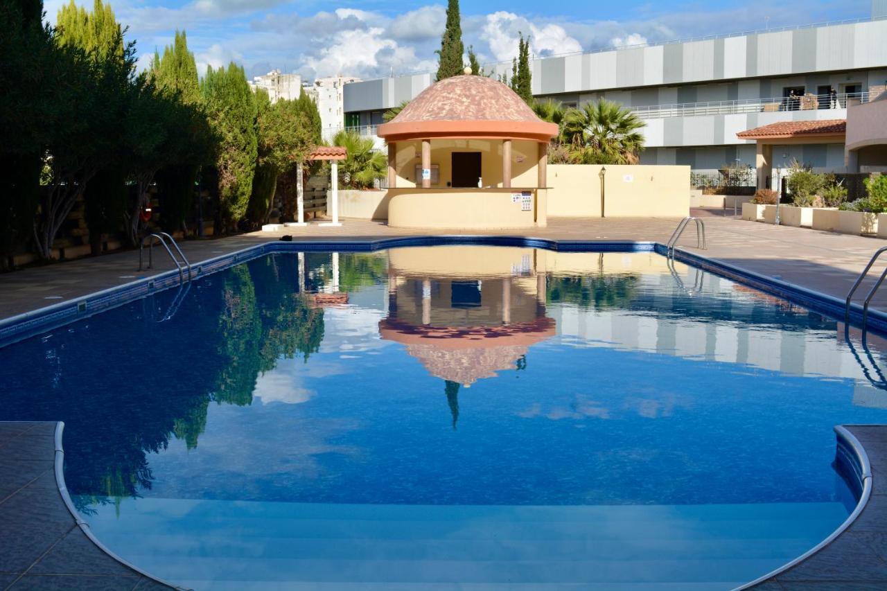 Queens Gardens - Kato Paphos - Next To Kings Ave Mall --- By Yiota Zewnętrze zdjęcie