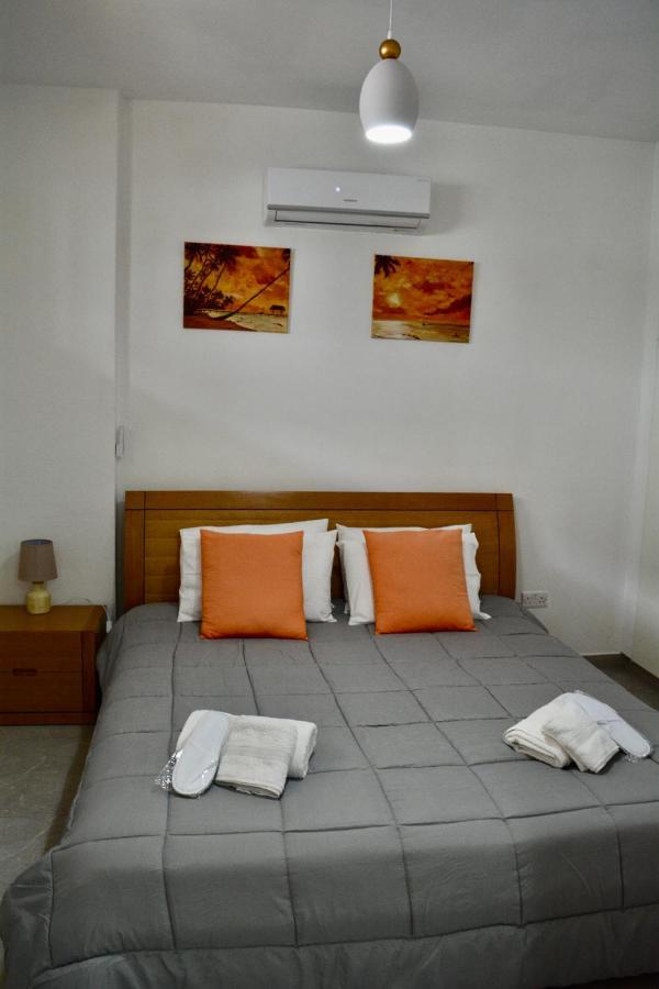 Queens Gardens - Kato Paphos - Next To Kings Ave Mall --- By Yiota Zewnętrze zdjęcie